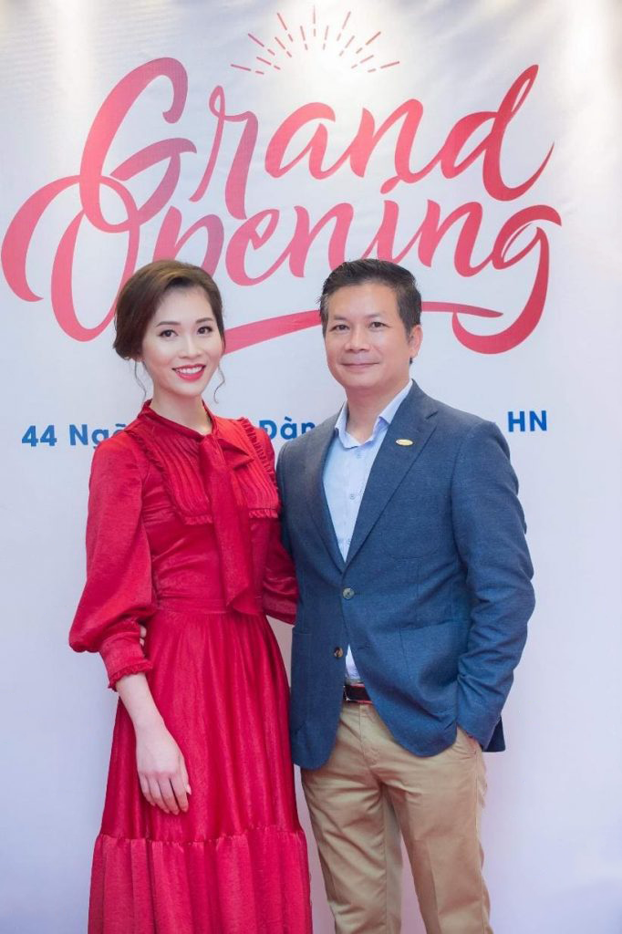 Vợ chồng Shark Hưng khai trương cơ sở mới của phòng khám Aeslatek